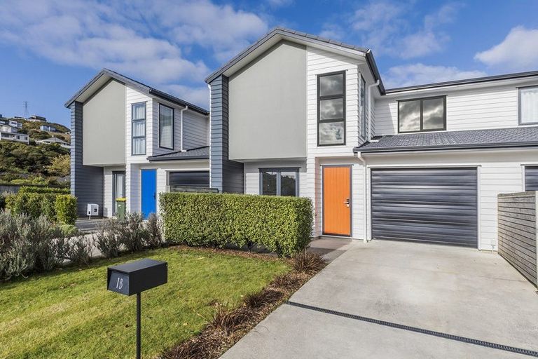 Photo of property in 1b Breakwater Way, Whitby, Porirua, 5024