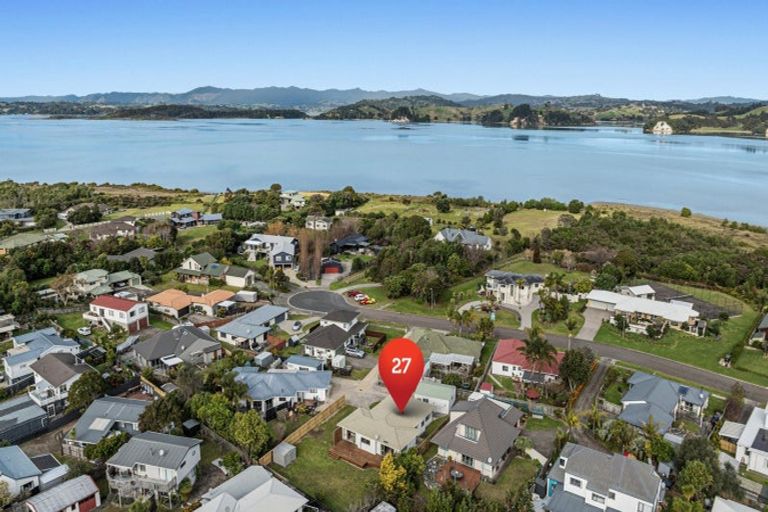 Photo of property in 27 Ohiwa Parade, Ohope, 3121