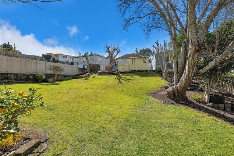 Photo of property in 10 Pembroke Street, Westown, New Plymouth, 4310
