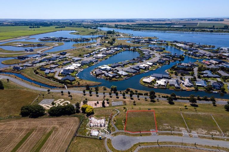 Photo of property in 16 Village Green Drive, Huntingdon, 7774