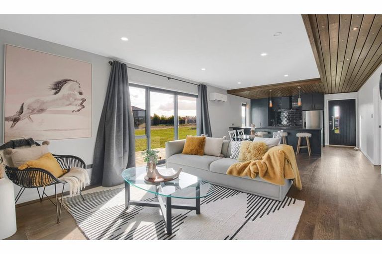 Photo of property in 1 Hampton Drive, Swannanoa, 7692