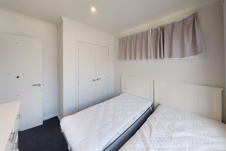 Photo of property in 8 Silicon Way, Fitzherbert, Palmerston North, 4410