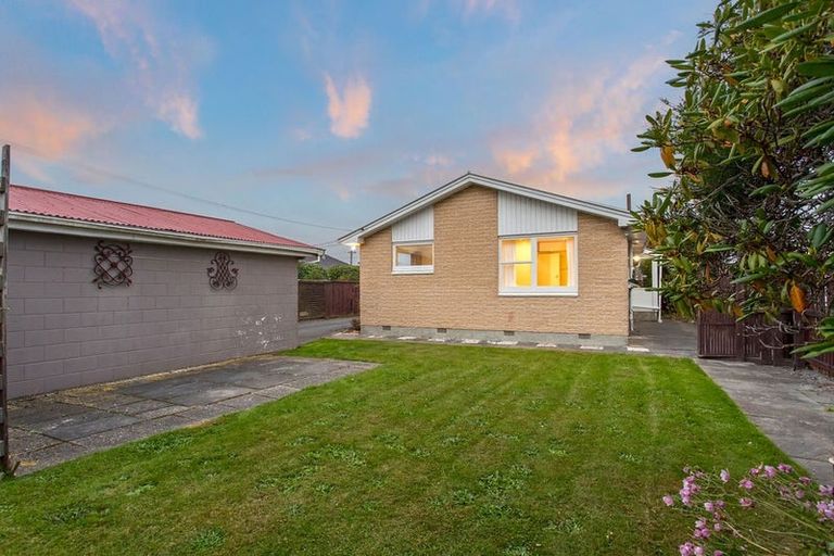 Photo of property in 11 Dunster Street, Burnside, Christchurch, 8053