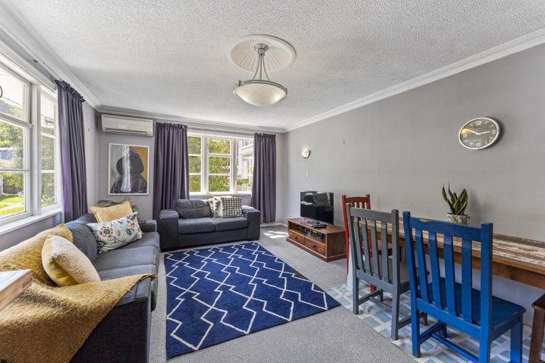 Photo of property in 52 Bird Grove, Stokes Valley, Lower Hutt, 5019