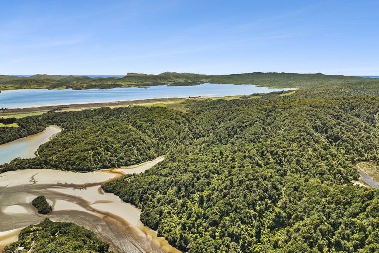 Photo of property in 857 Dry Road, Rakopi, Collingwood, 7073