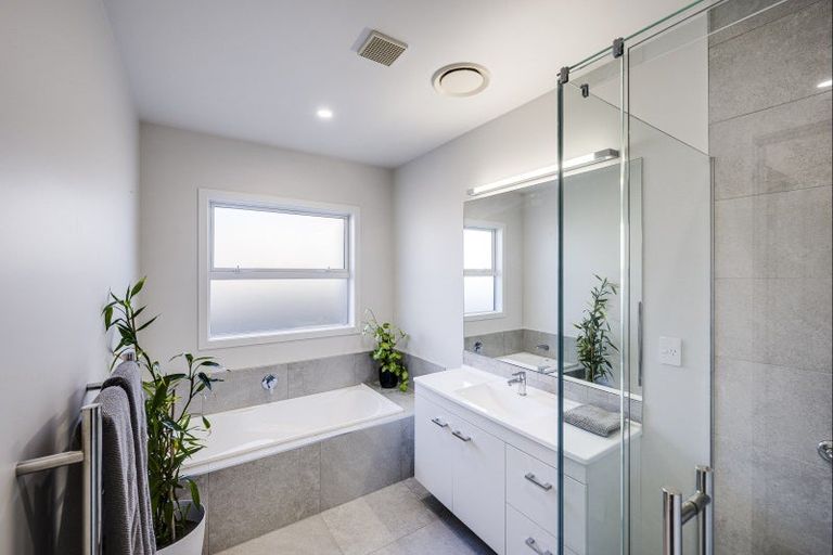 Photo of property in 54 Eriksen Road, Te Awa, Napier, 4110