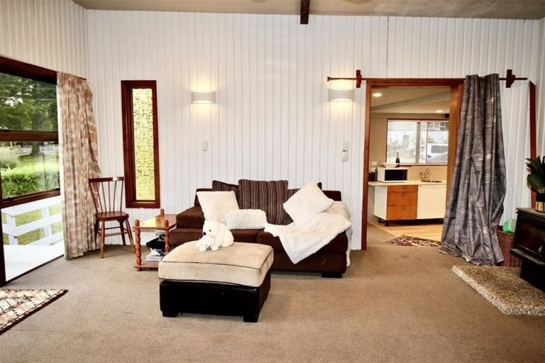 Photo of property in 6 Oxford Road, Lake Rotoma, Rotorua, 3074