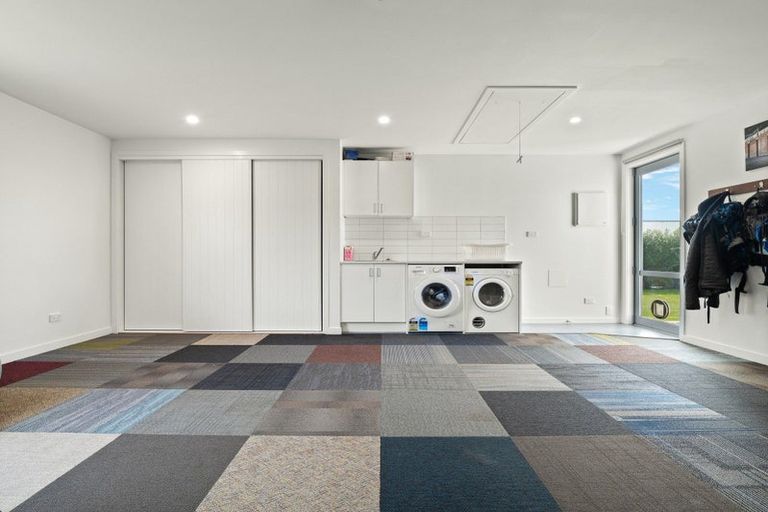 Photo of property in 21 Awa Toru Drive, Fairfield, Dunedin, 9018