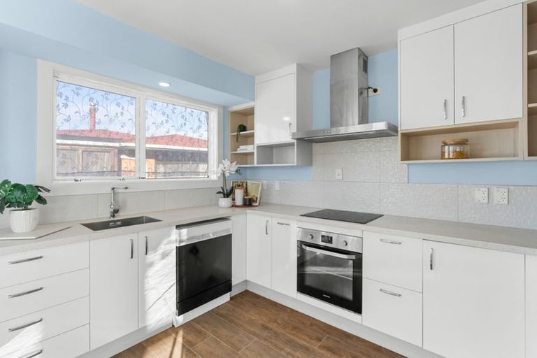 Photo of property in 63 Denise Crescent, Hornby, Christchurch, 8042