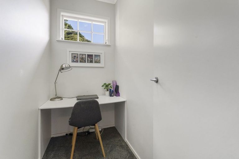 Photo of property in 10 Colonial Grove, Tawa, Wellington, 5028