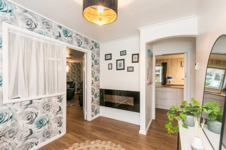 Photo of property in 8 Crichton Place, Taradale, Napier, 4112