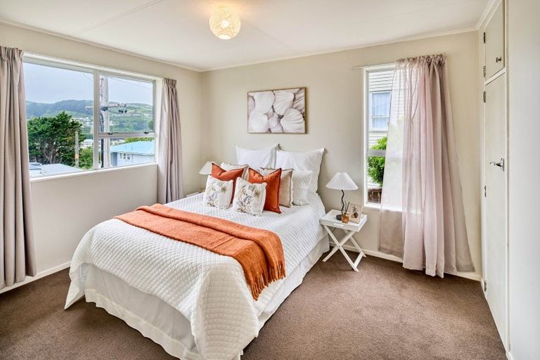 Photo of property in 61 Davidson Crescent, Tawa, Wellington, 5028