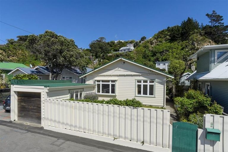 Photo of property in 4 Ferry Street, Seatoun, Wellington, 6022