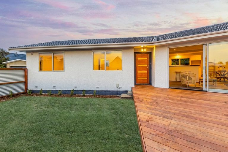 Photo of property in 35 Cradock Street, South New Brighton, Christchurch, 8062