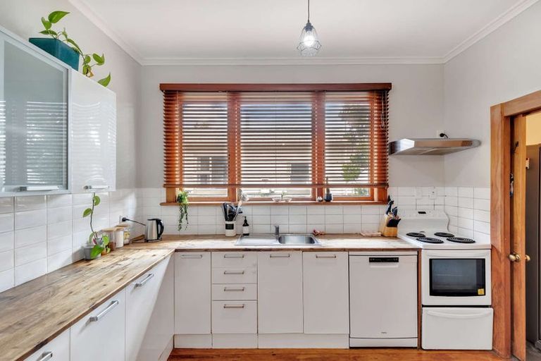 Photo of property in 13 East Street, Feilding, 4702