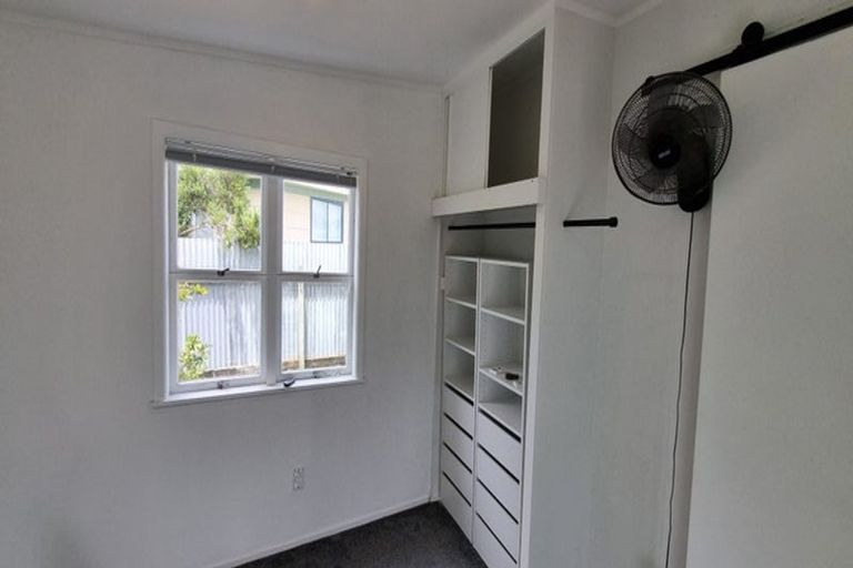 Photo of property in 121 Centreway Road, Orewa, 0931