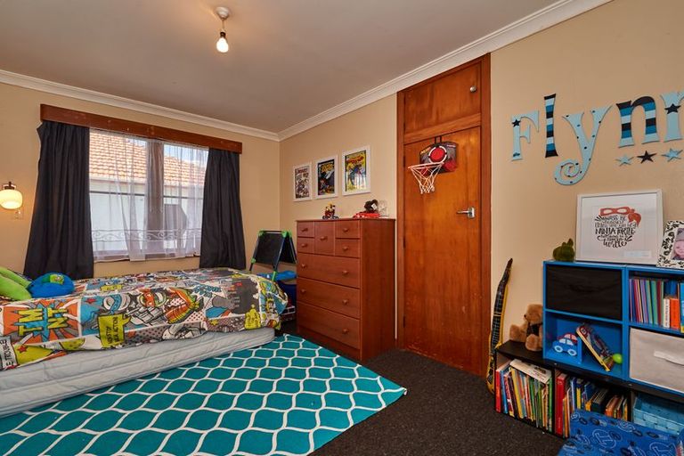 Photo of property in 33 Gloucester Street, Takaro, Palmerston North, 4412