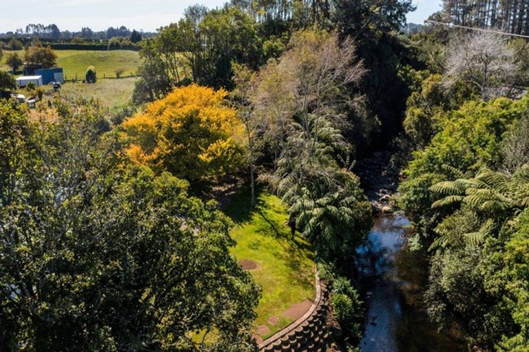 Photo of property in 1760 Mountain Road, Inglewood, 4386