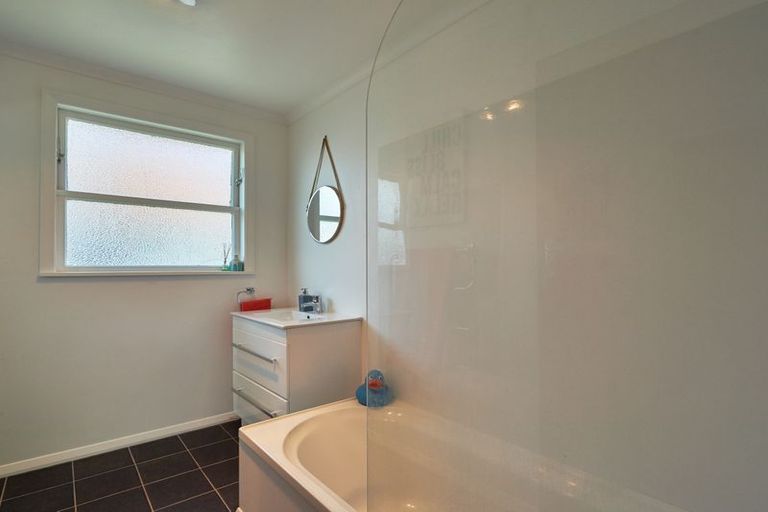 Photo of property in 33 Gloucester Street, Takaro, Palmerston North, 4412