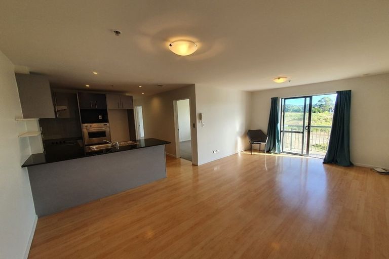 Photo of property in 5h/17 Crown Lynn Place, New Lynn, Auckland, 0600