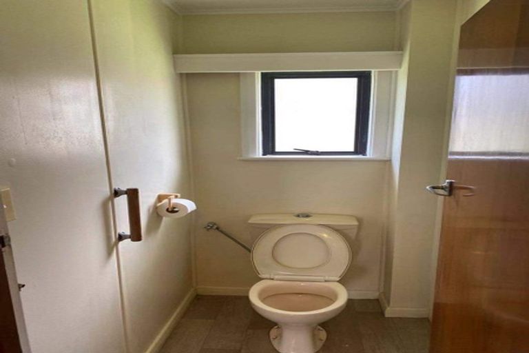 Photo of property in 61 Taikata Road, Te Atatu Peninsula, Auckland, 0610