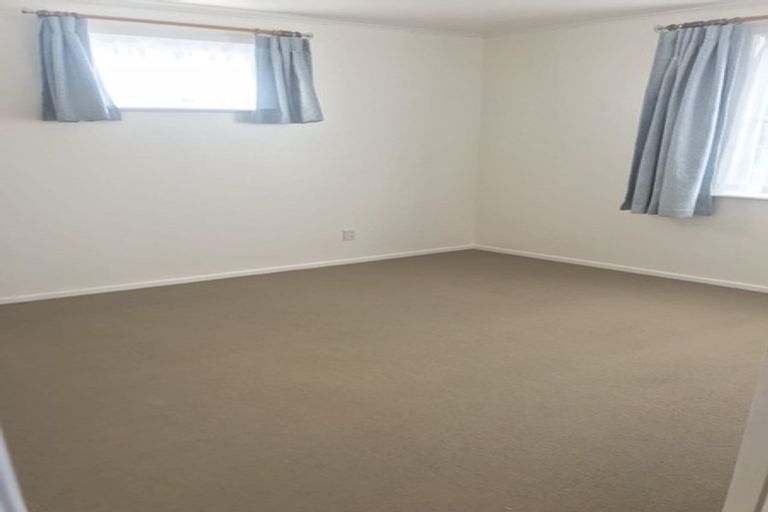 Photo of property in 17 Jamaica Place, Blockhouse Bay, Auckland, 0600