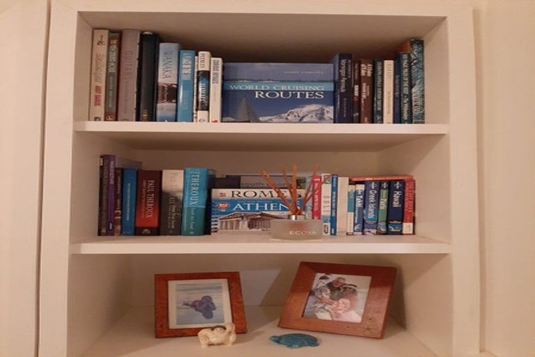 Photo of property in 13 Robertson Street, Russell, 0202