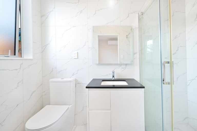 Photo of property in 38a Pokapu Street, Titirangi, Auckland, 0600