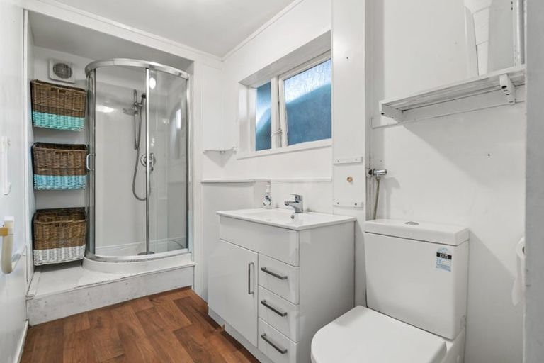 Photo of property in 137 Hutchinsons Road, Bucklands Beach, Auckland, 2014