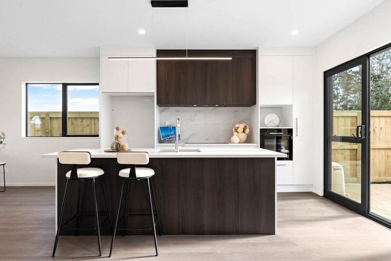 Photo of property in 65 Picnic Point Road, Hobsonville, 0616