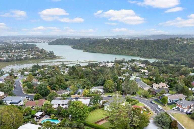 Photo of property in 1/15 Pemberton Avenue, Bayview, Auckland, 0629