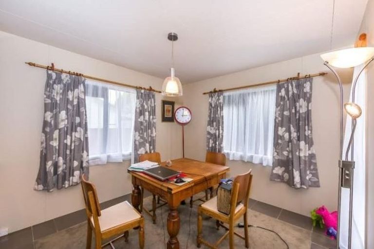 Photo of property in 20a Ocean View Road, Hatfields Beach, Orewa, 0931