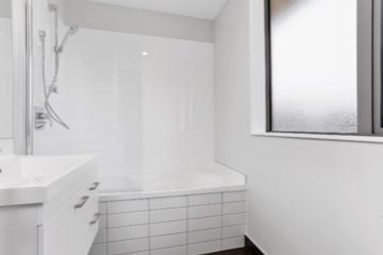 Photo of property in 17d Orchard Street, Avondale, Auckland, 1026