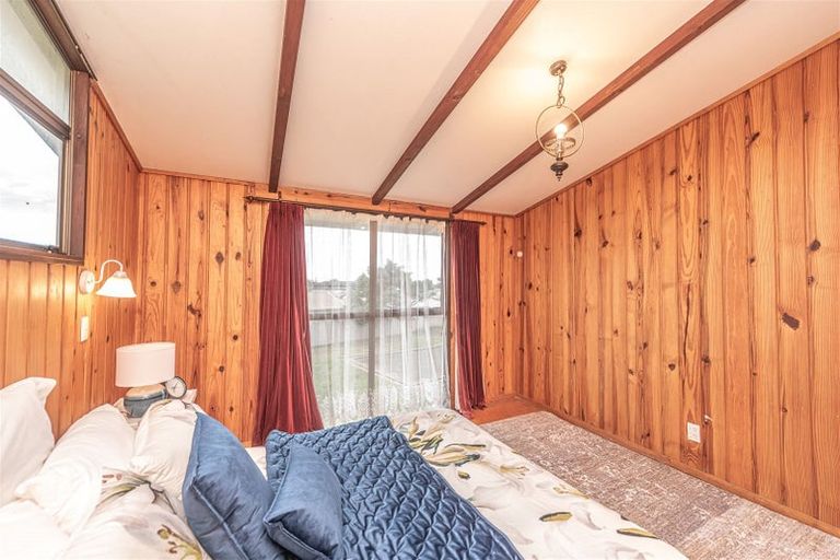 Photo of property in 24 Karyn Street, Castlecliff, Whanganui, 4501