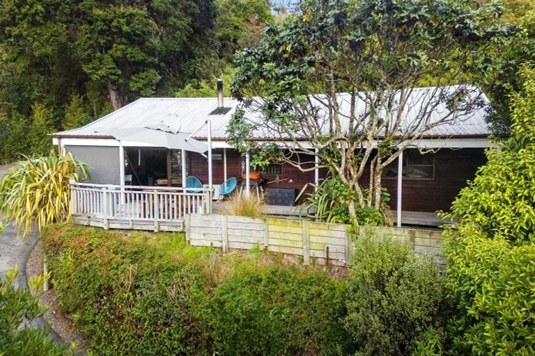 Photo of property in 35 Amber Grove, Birchville, Upper Hutt, 5018