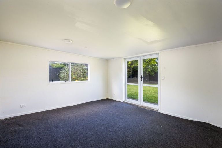Photo of property in 11 Manu Crescent, Upper Vogeltown, New Plymouth, 4310