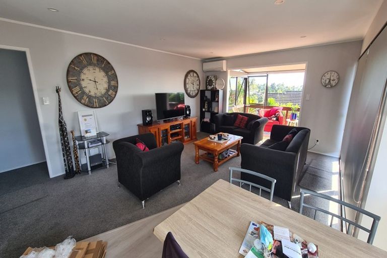 Photo of property in 2/25 Sartors Avenue, Northcross, Auckland, 0630