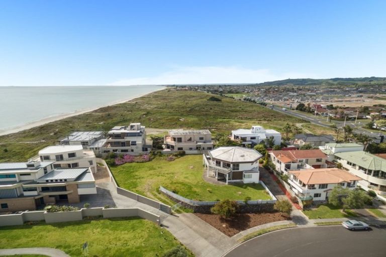 Photo of property in 10 Sunbrae Grove, Mount Maunganui, 3116