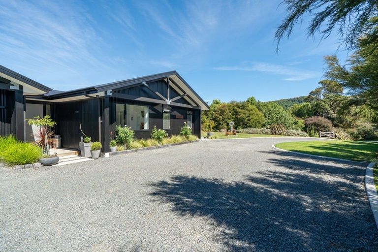Photo of property in 38 Katelyn Place, Kinloch, Taupo, 3385