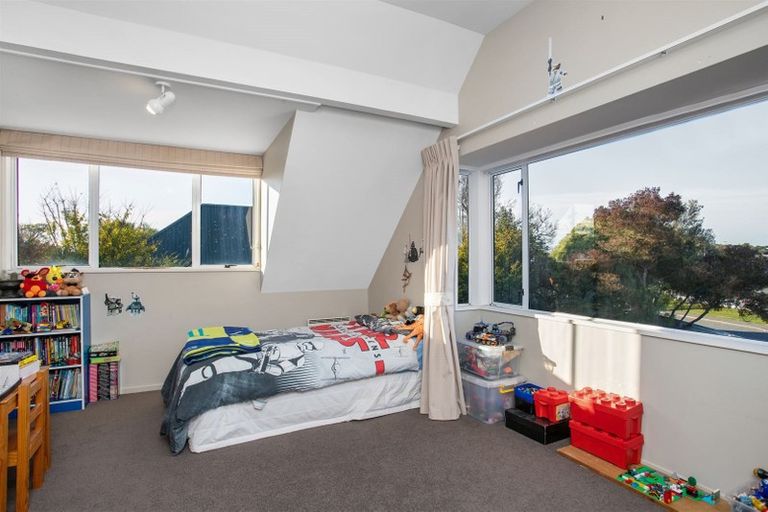Photo of property in 77 Regency Crescent, Redwood, Christchurch, 8051