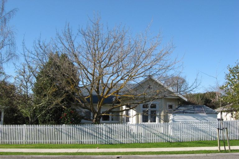 Photo of property in 1 Lindsay Street, Havelock North, 4130