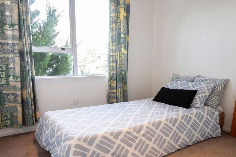 Photo of property in 1 Curacao Place, Grenada Village, Wellington, 6037