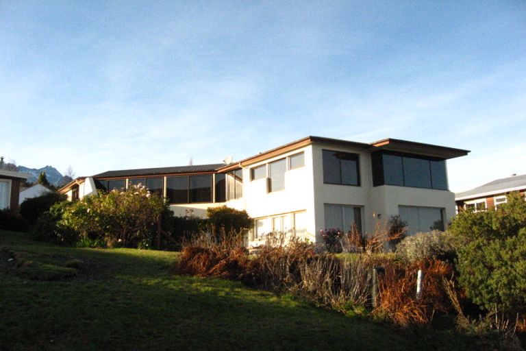 Photo of property in 21b Bay View Road, Kelvin Heights, Queenstown, 9300