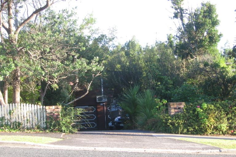 Photo of property in 14 Moore Street, Hillcrest, Auckland, 0627