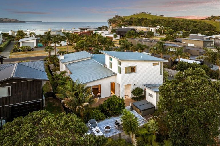 Photo of property in 26 Taumata Road, Omaha, Warkworth, 0986