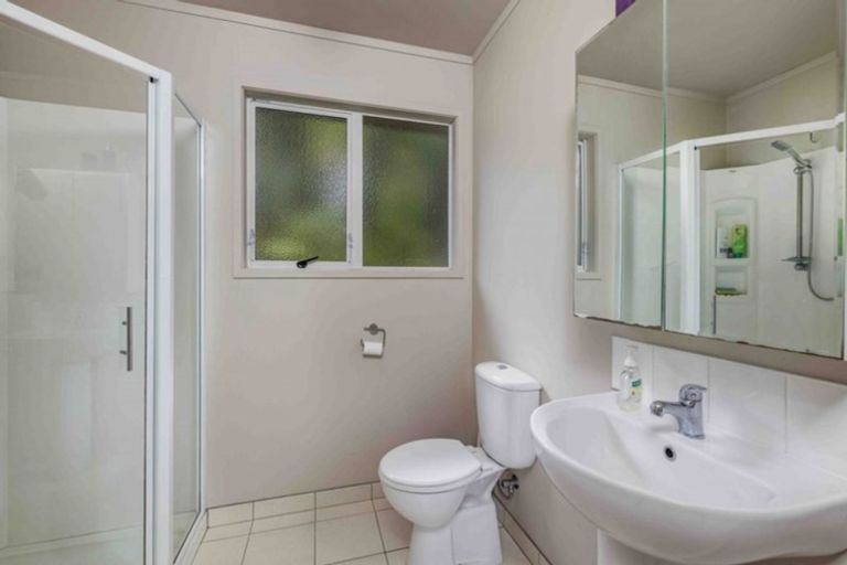 Photo of property in 8 Kaipatiki Rise, Haruru, 0204