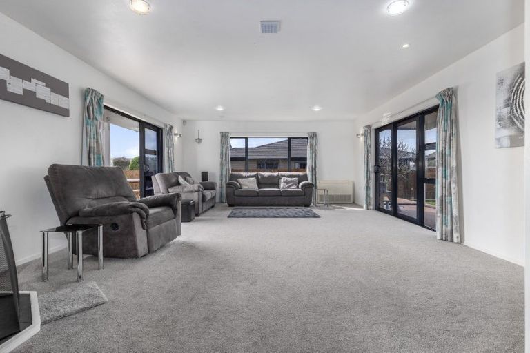 Photo of property in 14 Okarito Avenue, Levin, 5510