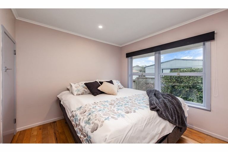 Photo of property in 2/303 Rangatira Road, Beach Haven, Auckland, 0626
