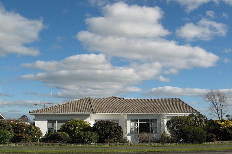 Photo of property in 3 Wanganui Road, Marton, 4710