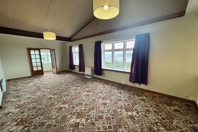 Photo of property in 68 Mortimer Terrace, Brooklyn, Wellington, 6021